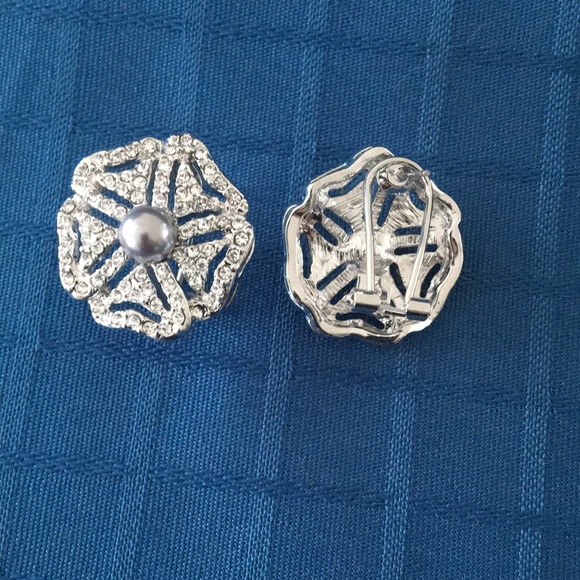 Exquisite Necklace and Earrings - Picture 2 of 3